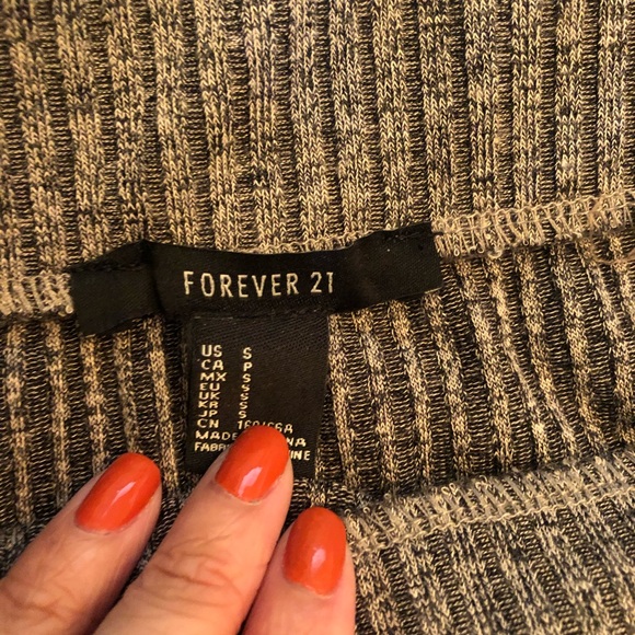 💥3 FOR $30💥 Forever 21 Soft Pencil Skirt - Picture 2 of 2
